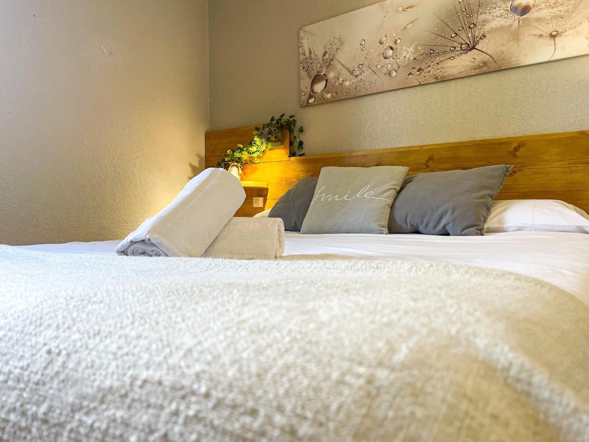 Apartamento Ideal Para Parejas En Enveitg Exteriér fotografie